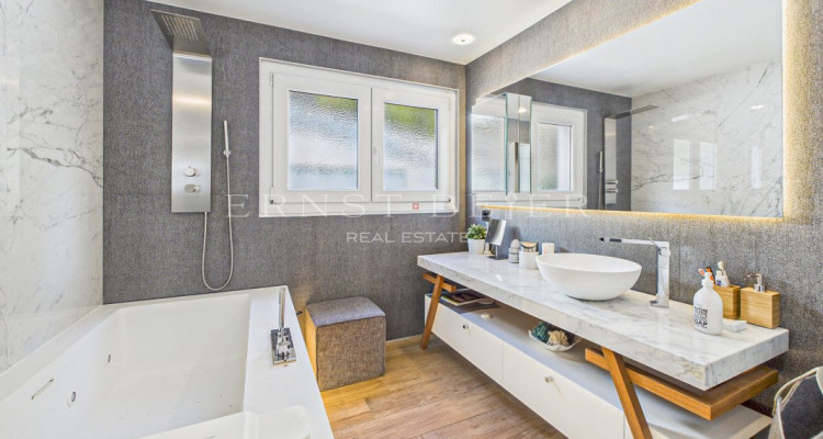 Prestigeobjekt mit parkähnlichem garten, schwimmbad und panoramablick image 8