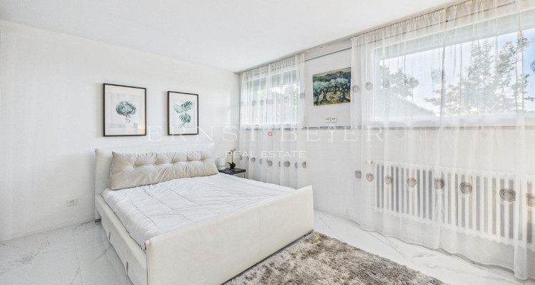 Prestigeobjekt mit parkähnlichem garten, schwimmbad und panoramablick image 7