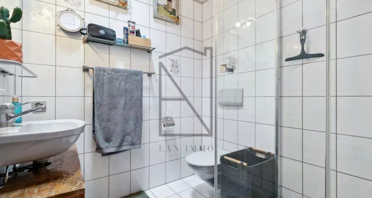 5-room duplex in historic downtown building image 10