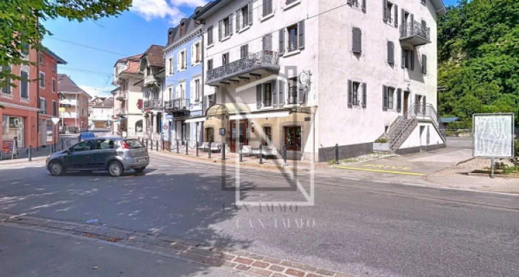 5-room duplex in historic downtown building image 12