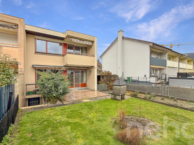 Eckreihenhaus mit viel Potenzial in zentraler Lage von Ettingen image 1