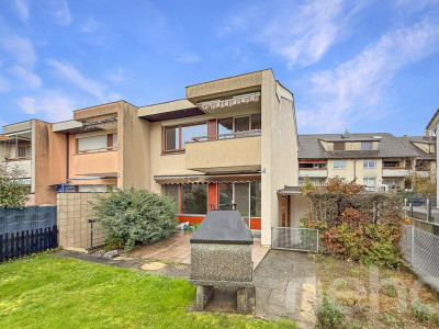 Eckreihenhaus mit viel Potenzial in zentraler Lage von Ettingen image 3