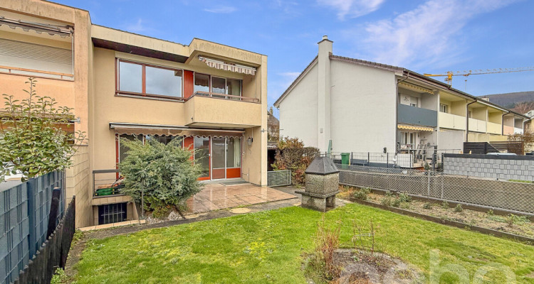 Eckreihenhaus mit viel Potenzial in zentraler Lage von Ettingen image 1