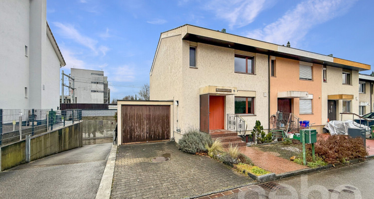 Eckreihenhaus mit viel Potenzial in zentraler Lage von Ettingen image 2