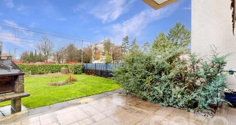 Eckreihenhaus mit viel Potenzial in zentraler Lage von Ettingen image 4