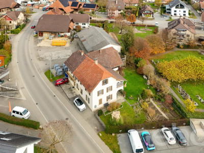 Charmantes Zweifamilienhaus mit Potenzial in Kappelen image 3