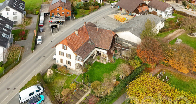 Charmantes Zweifamilienhaus mit Potenzial in Kappelen image 4