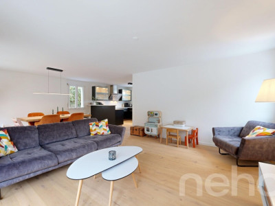 Modernes Einfamilienhaus mit gepflegtem Garten und hochwertigem Ausbau image 4