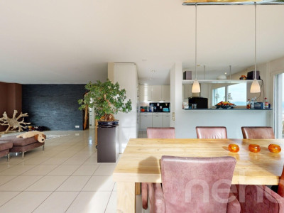 Grosszügiges Einfamilienhaus mit Gartenidylle und Seesicht image 7