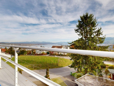 Grosszügiges Einfamilienhaus mit Gartenidylle und Seesicht image 11