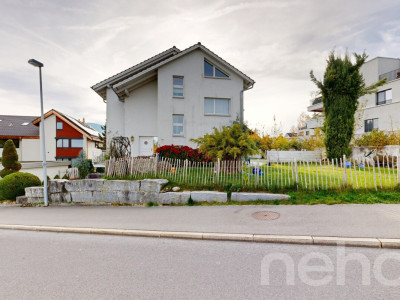 Grosszügiges Einfamilienhaus mit Gartenidylle und Seesicht image 12