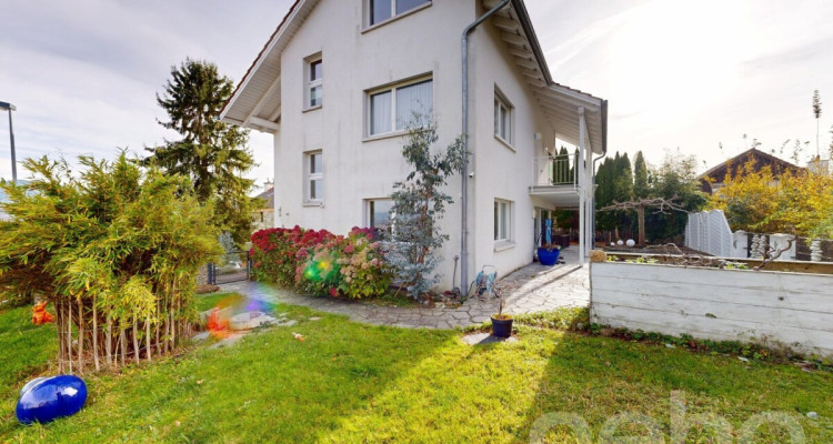 Grosszügiges Einfamilienhaus mit Gartenidylle und Seesicht image 2