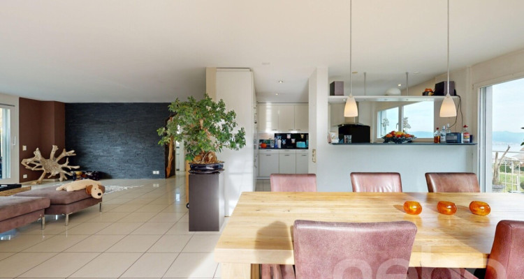 Grosszügiges Einfamilienhaus mit Gartenidylle und Seesicht image 7