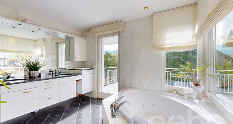 Grosszügiges Einfamilienhaus mit Gartenidylle und Seesicht image 10