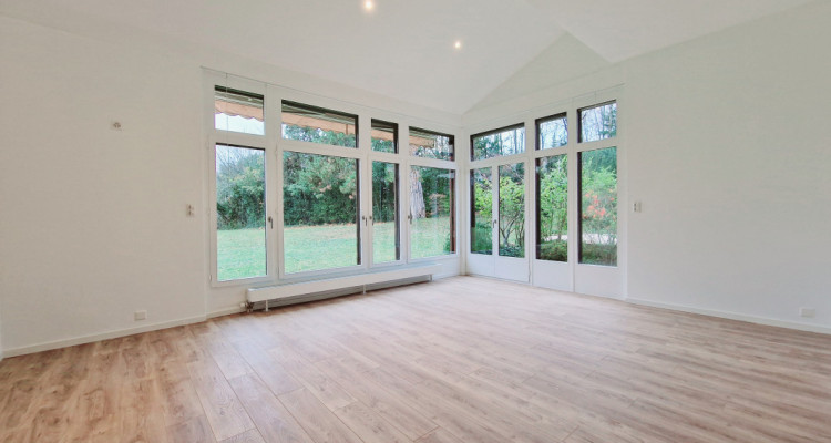 Fabuleux appartement en terrasse et jardin, piscine, fitness et tennis  image 1