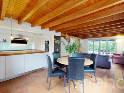 Freistehendes Wohnparadies mit Naturpool in ruhiger Lage image 2