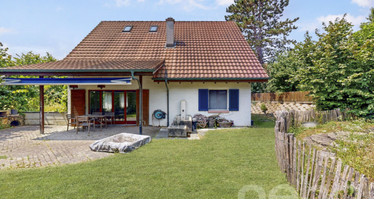 Freistehendes Wohnparadies mit Naturpool in ruhiger Lage image 1