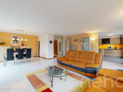 Appartement de 160 m², 5,5 pièces avec garage et vue dégagée au calme image 1