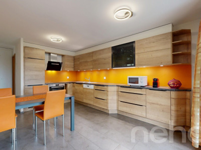 Appartement de 160 m², 5,5 pièces avec garage et vue dégagée au calme image 2