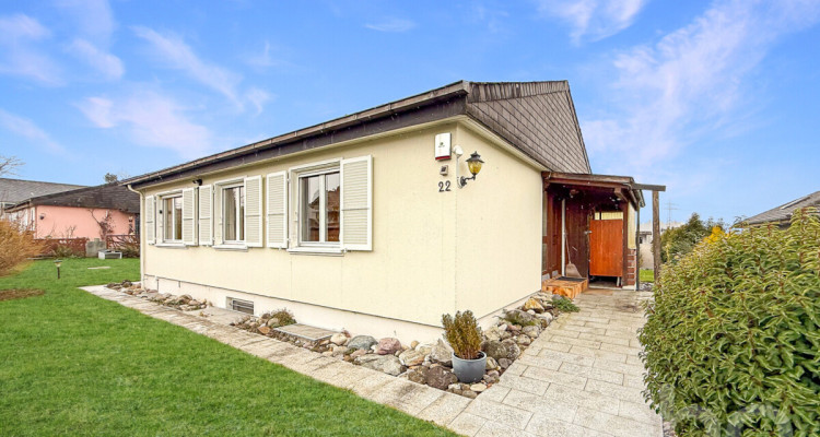 Charmantes 4.5 Zimmer Einfamilienhaus mit grossem Garten inkl. Teich image 2