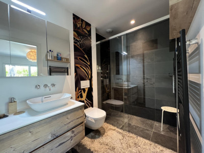 Appartement contemporain avec terrasse et jardin privatif au centre de Neuchâtel image 7