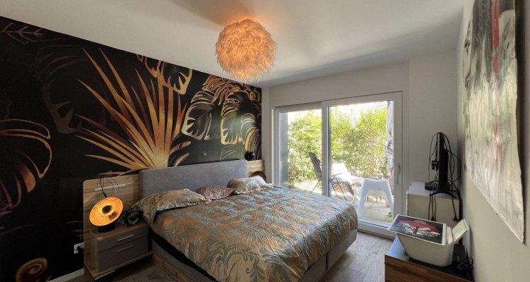 Appartement contemporain avec terrasse et jardin privatif au centre de Neuchâtel image 6