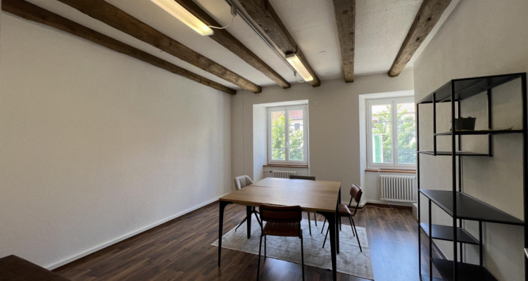 Immeuble de caractère en plein centre-ville image 8