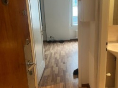 Nous vous proposons un grand studio aux Pâquis image 1