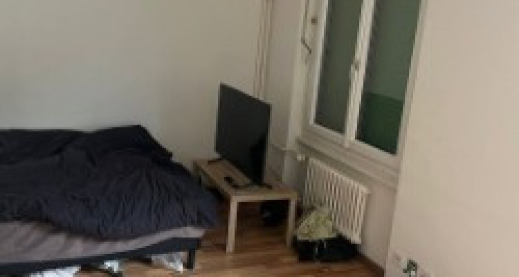Nous vous proposons un grand studio aux Pâquis image 3