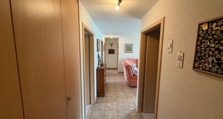 Appartement en viager occupé sans rente ? Spacieux 4.5 pièces avec terrasse, jardin, garage et cave ? Fully (VS) image 3