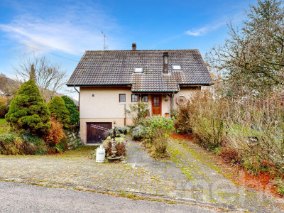 Maison individuelle sur un grand terrain au calme image 1