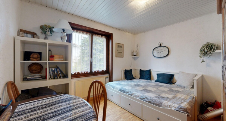 Maison individuelle sur un grand terrain au calme image 8