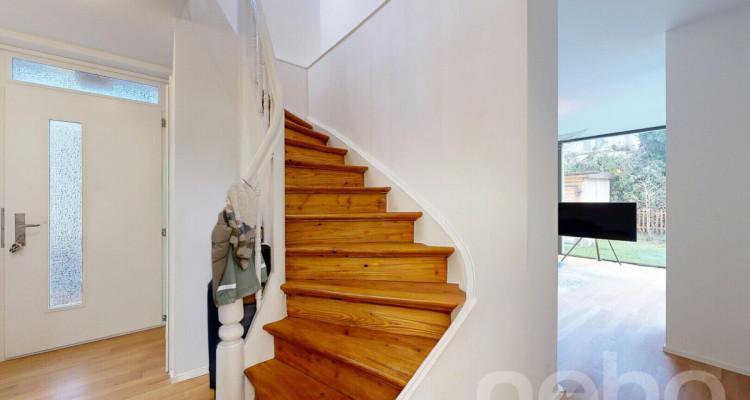 Stilvoll renoviertes Stadthaus mit modernem Ausbau image 3