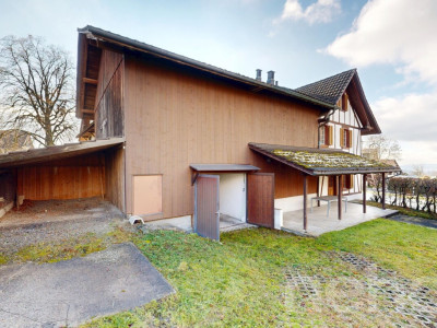 Charmantes 5.5-Zimmer-Einfamilienhaus mit grosszügiger Scheune image 2