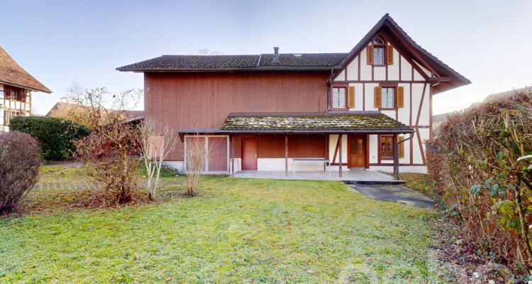 Charmantes 5.5-Zimmer-Einfamilienhaus mit grosszügiger Scheune image 1