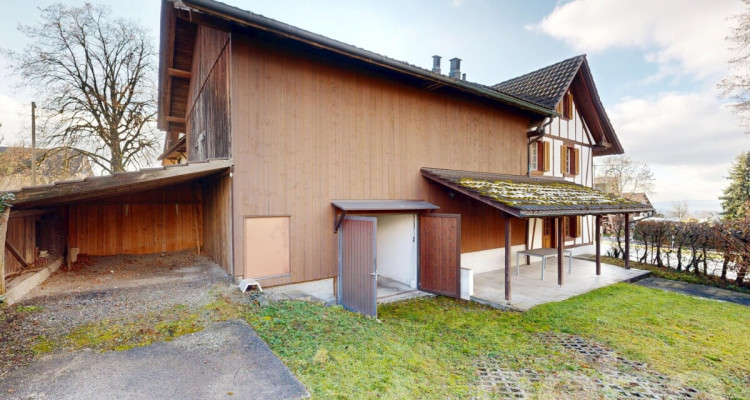 Charmantes 5.5-Zimmer-Einfamilienhaus mit grosszügiger Scheune image 2