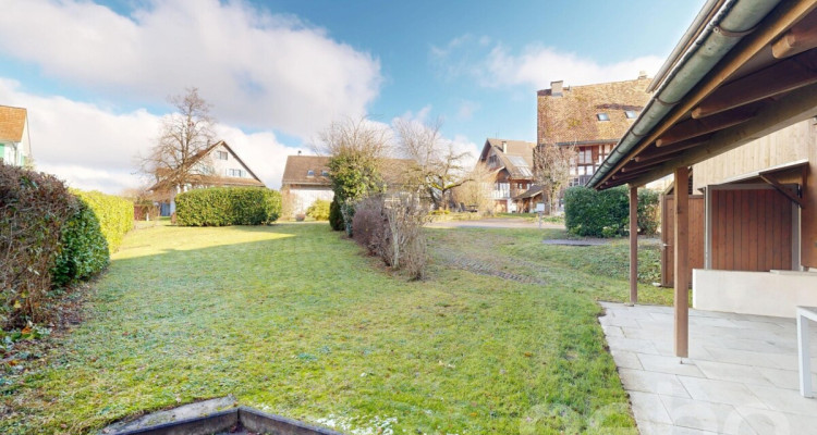 Charmantes 5.5-Zimmer-Einfamilienhaus mit grosszügiger Scheune image 4