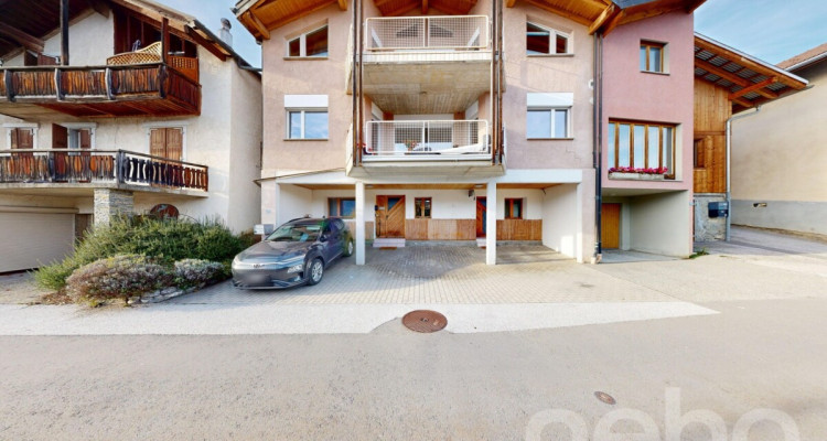 Maison contiguë à Savièse avec vue panoramique et studio attenant image 1