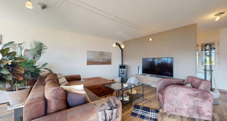 Maison contiguë à Savièse avec vue panoramique et studio attenant image 5