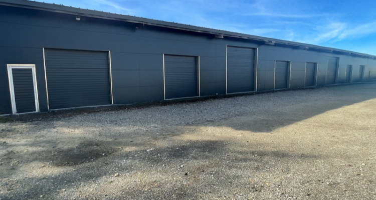 Dépôt / Atelier avec porte sectionnelle ? idéal artisan, stockage ou petite activité image 5