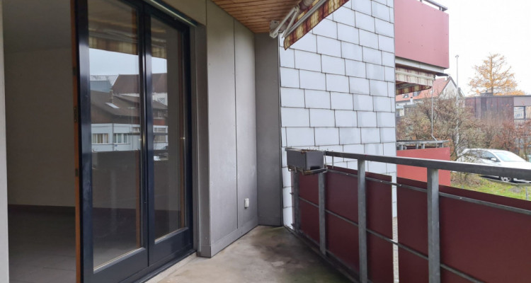 Appartement de 2.5 pièces avec balcon image 1