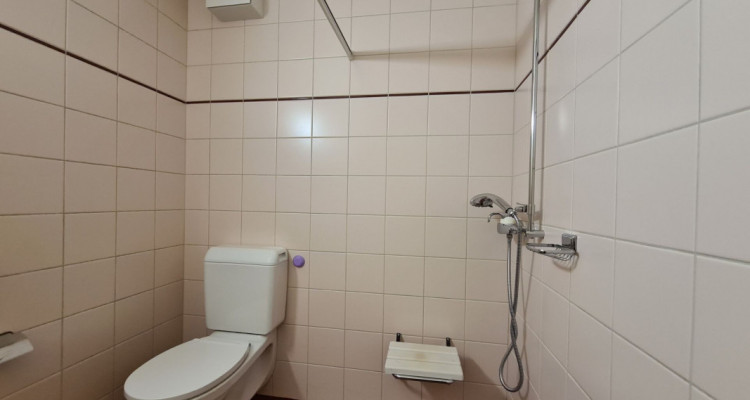 Appartement de 2.5 pièces avec balcon image 6