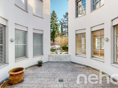 Ruhig gelegene 4.5-Zimmer-Maisonette mit Dachterasse in Bonstetten image 1