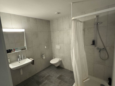 Studio dans le centre de Neuchâtel image 3