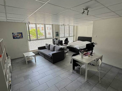 Studio dans le centre de Neuchâtel image 1