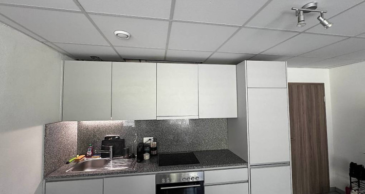 Studio dans le centre de Neuchâtel image 2