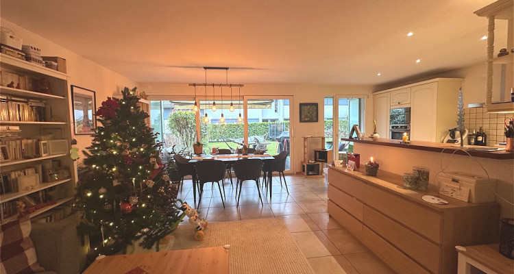 Un nid familial lumineux, au rez de jardin image 1