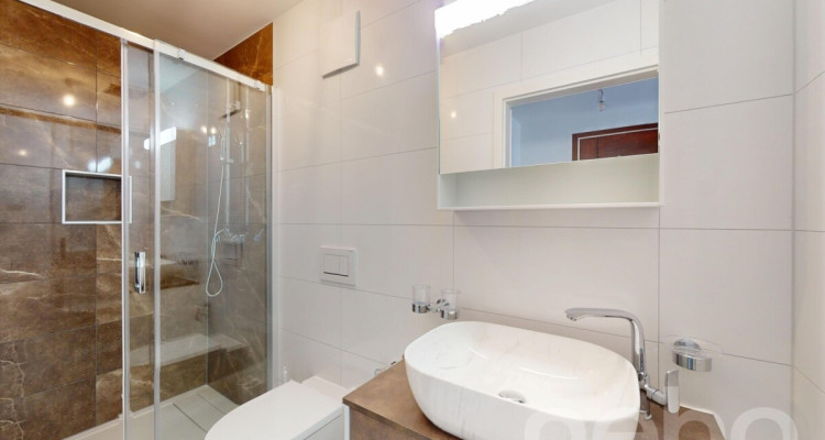 3.5 pièces neuf de standing avec ascenseur privé à Champagne image 7