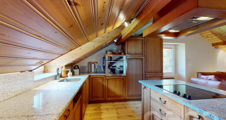 Exclusivité: Maison familiale de 2 appartements et un studio à Salvan image 1