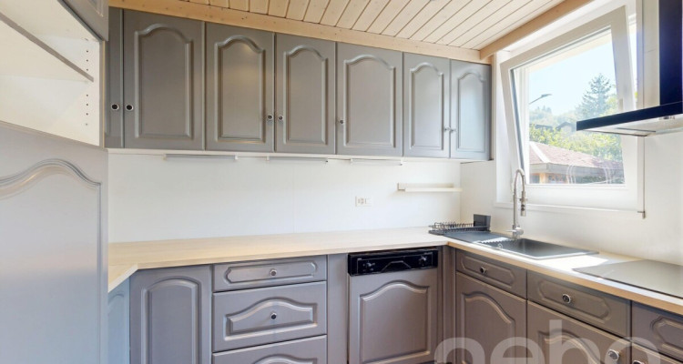 5.5-Zi.-Einfamilienhaus mit Garten, Teich & vielseitigen Optionen image 5